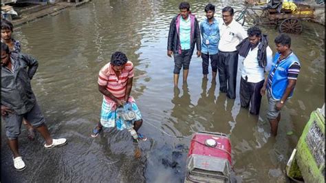 Chennai receives first spell of heavy rainfall; few roads flooded ...