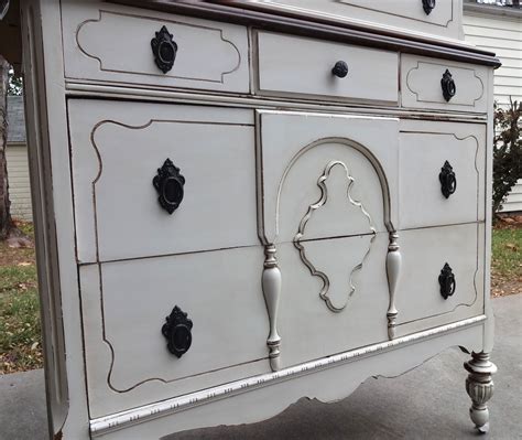 {createinspire}: Antique Chest of Drawers