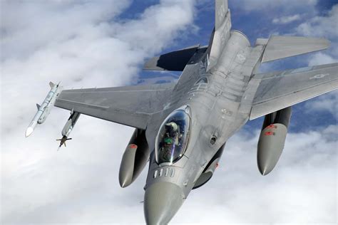 Search for Wisconsin Air National Guard's F-16 pilot continues after crash in Michigan’s Upper ...