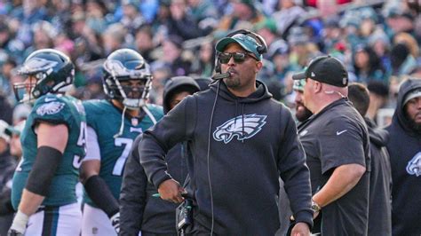 Eagles Officially Promote Brian Johnson To Offensive Coordinator