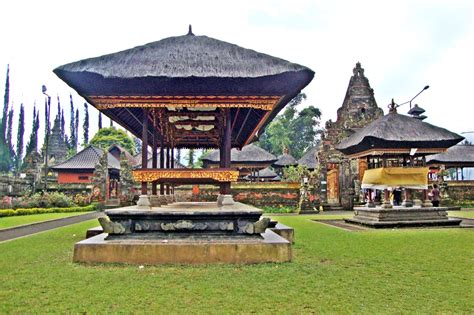 Ulun Danu Beratan Temple in Bali - Bali's Iconic Lake Temple - Go Guides