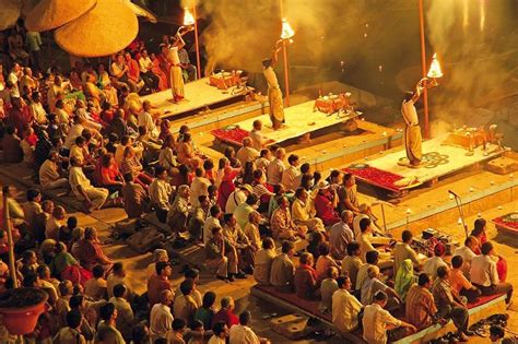 Ganga Aarti at Triveni Ghat Rishikesh, India - Location, Facts, History ...