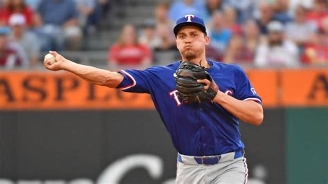 Rangers' Corey Seager leaves game vs. Tigers with injury - BVM Sports