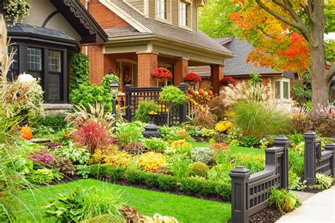 101 House Exterior Ideas (Photos and Extensive Guides) | Autumn garden ...