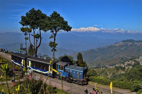 Best time for Darjeeling Himalayan Railway in India 2018 & Map