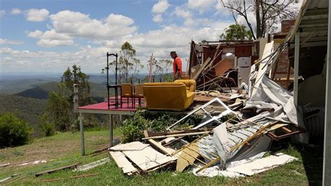 Tornado hits Gold Coast on Christmas night - ABC News