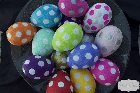 DIY Paper mache' Easter eggs - Peridot Skies