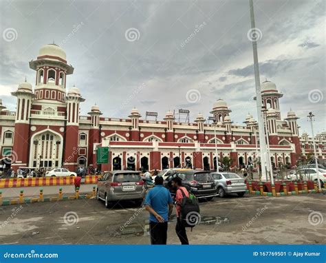 Beautiful Indian Railway Station Lucknow Editorial Photo - Image of ...