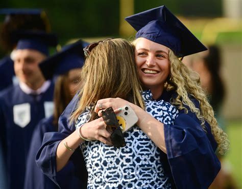 Notre Dame hosts 64th commencement in Fairfield