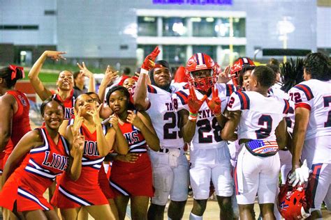 Alief Taylor Lions earn shutout win over Westside Wolves