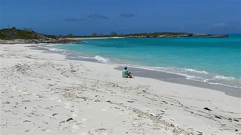 Tropic of Cancer Beach, the busiest beach on Little Exuma. : r/Beachporn