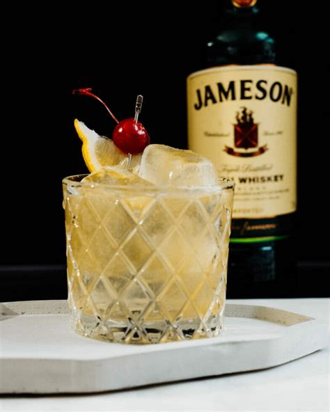 10 Irish Whiskey Cocktails & Jameson Drinks – A Couple Cooks