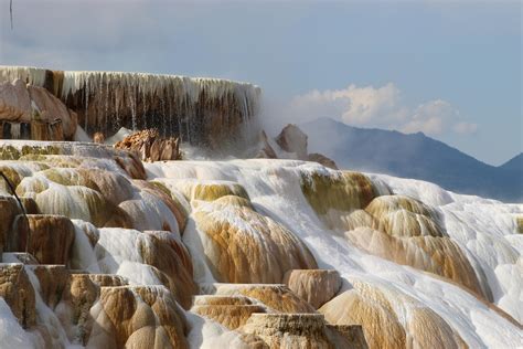 Mammoth Hot Springs in Yellowstone National Park, WY [OC] [5184 × 3456 ...