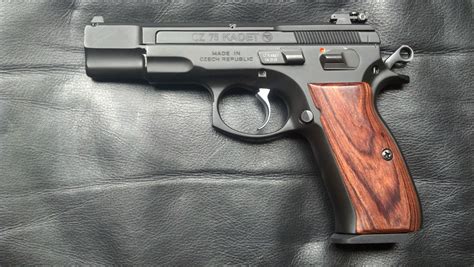 CZ 75 Kadet (Full Pistol) [OC] [3264 × 1840] : r/GunPorn