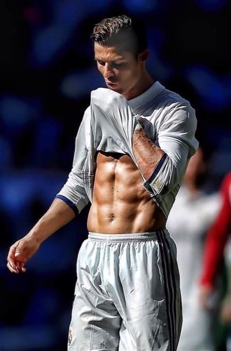 WE LOVE HOT GUYS: Cristiano Ronaldo...abs of the year!