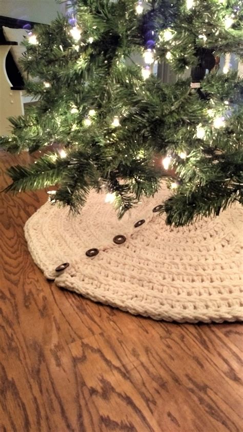 Farmhouse Christmas Tree Skirt Crochet Pattern – Cozy Nooks Designs