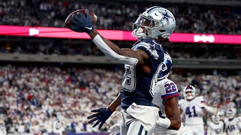 Lamb's 1-handed touchdown catch leads Cowboys to victory over Giants ...