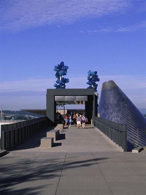 Chihuly Bridge of Glass / Andersson / Wise