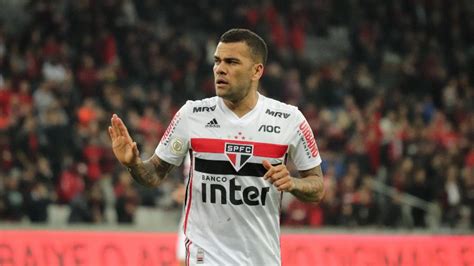 SPNet - Daniel Alves é dúvida para jogo do São Paulo; Antony irá para Minas