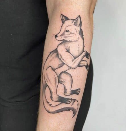 Incredible Fox Tattoo Ideas For Your Lower Hand