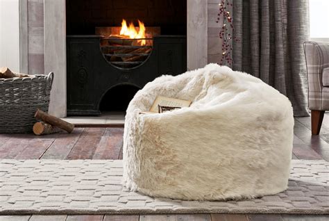 Cosy, warm and stylish faux fur beanbags ~ Fresh Design Blog