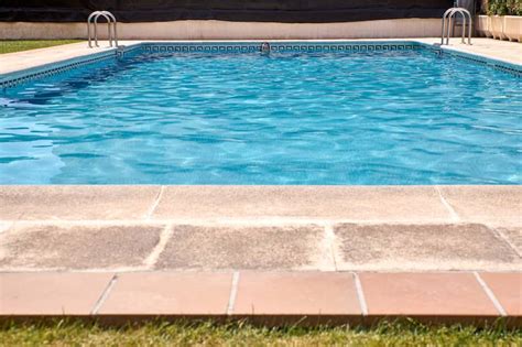 Pool Deck Resurfacing Costs: What Factors Determine the Price?