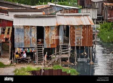 Housing In The Slums; Phnom Penh Cambodia Stock Photo - Alamy