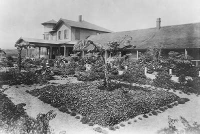 Volcano House - Hawaiʻi Volcanoes National Park (U.S. National Park ...