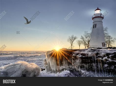 Marblehead Lighthouse Image & Photo (Free Trial) | Bigstock