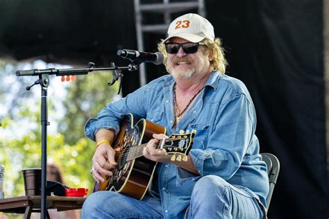 Charlie Robison, self-proclaimed 'bad boy of country music,' died ...