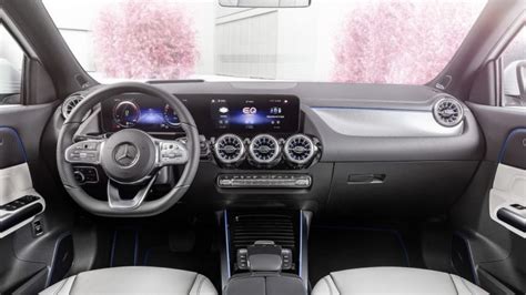 Mercedes-Benz EQA Unveiled, Offers 426 Km Driving Range