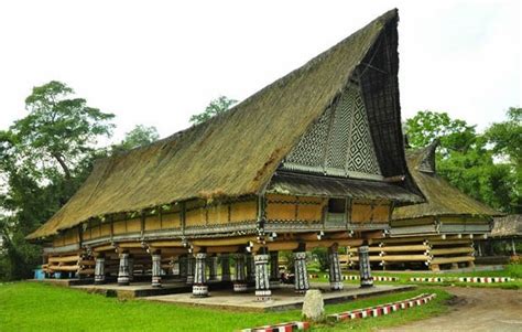 Rumah Adat Sumatera Utara : Nama, Filosofi, Ciri Khas, Bagian-bagian