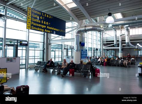 Bournemouth airport hi-res stock photography and images - Alamy