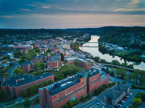 Just another night in Morgantown, WV : r/WVU