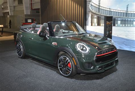 2016 Mini John Cooper Works Convertible debuts in New York