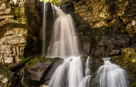 The 15 Best Smoky Mountain Waterfalls to Visit