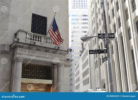 Financial District, New York City Editorial Image - Image of wall ...