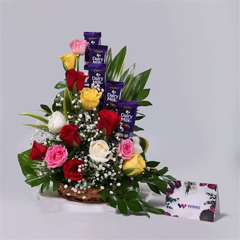 Mixed Roses Arrangement | Winni