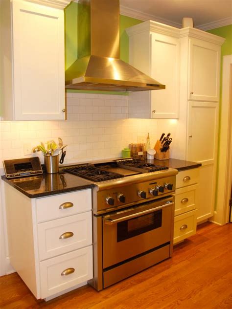 Paint Colors for Small Kitchens: Pictures & Ideas From HGTV | HGTV