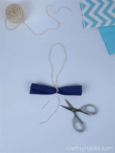 How to Make Tissue Paper Pom Poms (Step-by-Step) - Craftsy Hacks