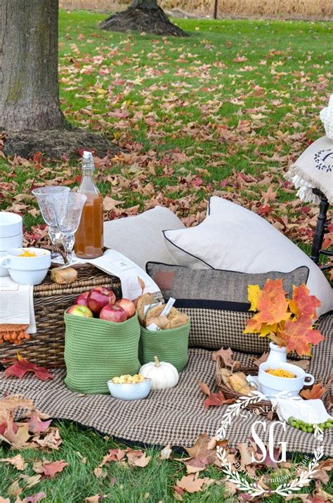 AUTUMN PICNIC IN THE LEAVES AND A GIVEAWAY | Fall picnic, Picnic ...