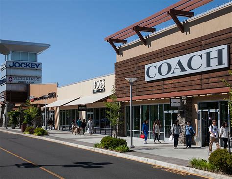 Seattle Premium Outlets - Outlet mall in Washington. Location & hours.