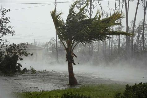 Dorian batters Bahamas with strong hurricane winds for record time | New Scientist