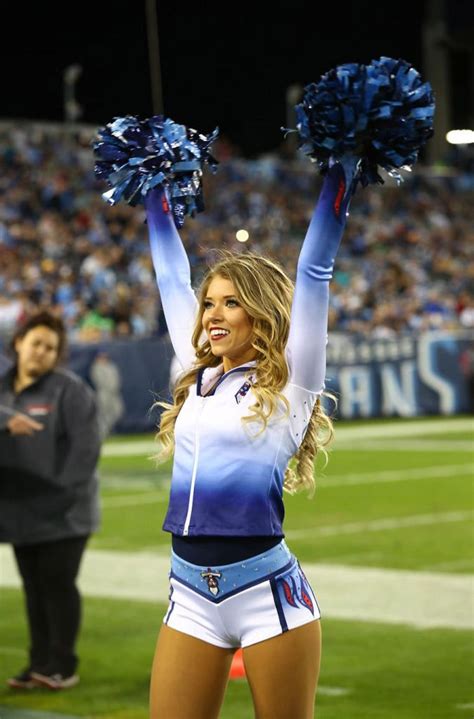 Tennessee Titans Cheerleaders | Professional cheerleaders, Football ...