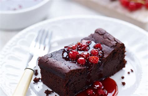 Sticky Chocolate & Redcurrant Slice recipe | BerryWorld