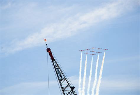 The Canadian Snowbirds Flyover the Mall - PoPville