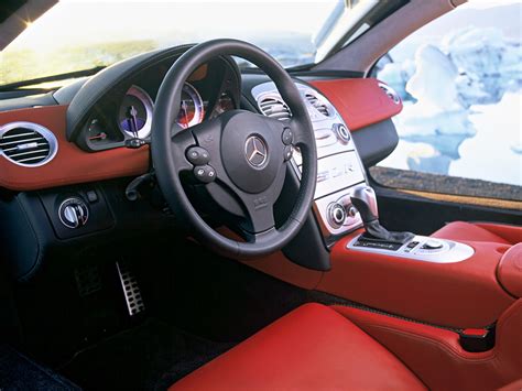 MERCEDES-BENZ SLR MCLAREN - mercedes-benz-slr-mclaren_interior_0.jpg