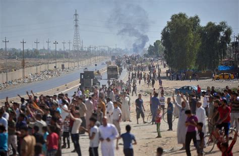 Iraqi Forces Sweep Into Kirkuk, Checking Kurdish Independence Drive ...