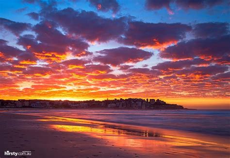 Bondi Beach – just another beautiful sunrise over the famous Bondi ...