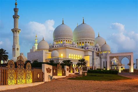 Abu Dhabi Sheikh Zayed Mosque Half-Day Tour from Dubai 2023